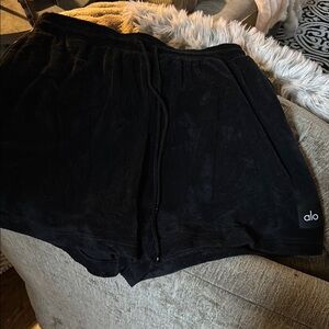 Men’s ALO Yoga Black Terry Shorts size XL excellent condition